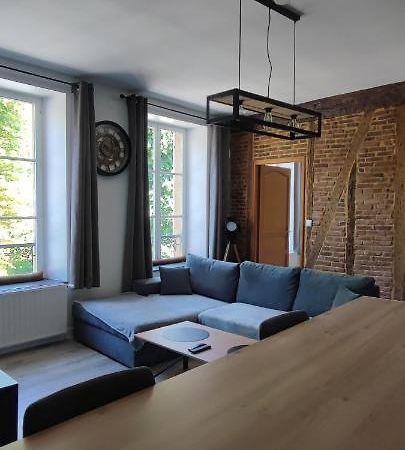 Appartement D'Hippolyte - Vue Musee Rimbaud Charleville-Mézières 外观 照片
