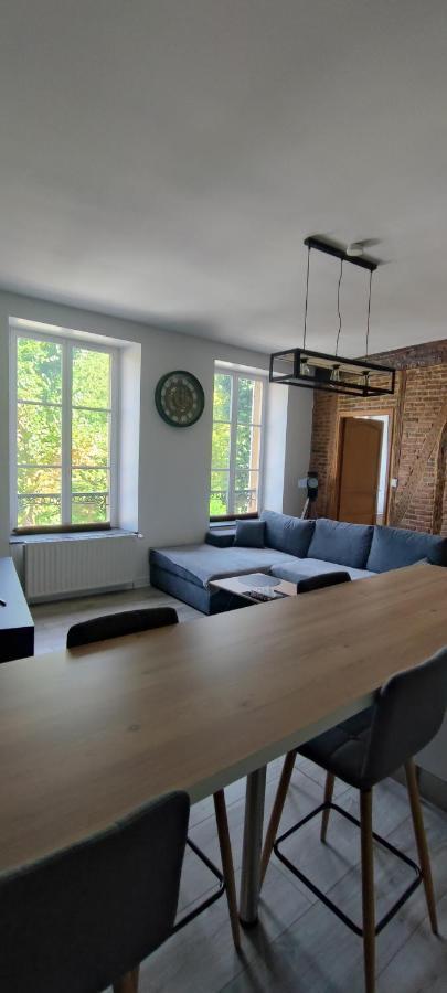Appartement D'Hippolyte - Vue Musee Rimbaud Charleville-Mézières 外观 照片